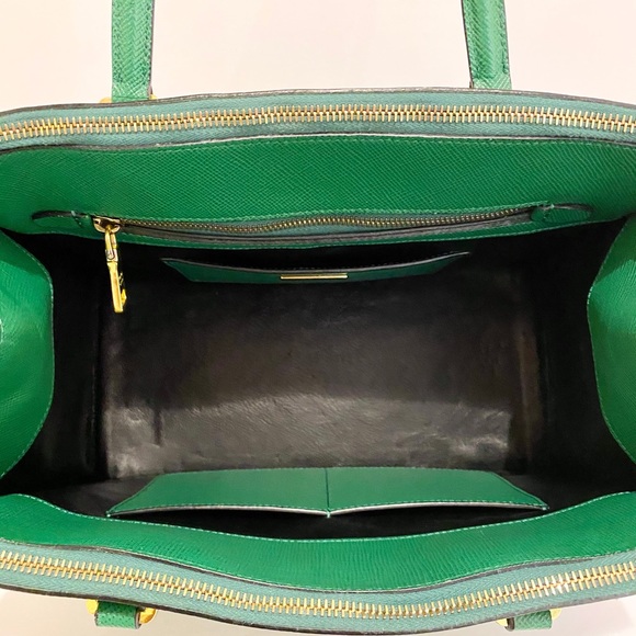 Prada Saffiano Cuir Large Double Zip Tote in Verte - Picture 9 of 15